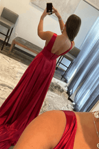 Abito lungo da sera bordeaux con scollo a V in pizzo e spacco alto