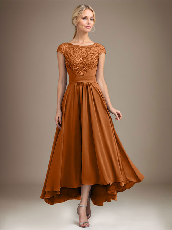 Robe de mère de la mariée en mousseline de soie à dentelle asymétrique illusion en décolleté arrondi et coupe en A avec plis
