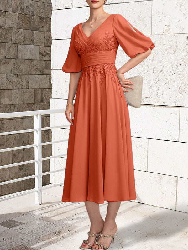A-Linie V-Ausschnitt Wadenlanges Chiffon-Kleid für die Brautmutter mit Plissee