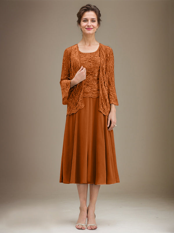 Robe de mère de la mariée en dentelle et mousseline, longueur thé, en ligne A, décolleté arrondi, ornée de paillettes