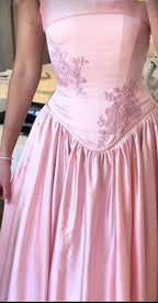 Vestido Longo de Cetim Rosa Elegante em Linha A com Alças Finas para Festa Y7820