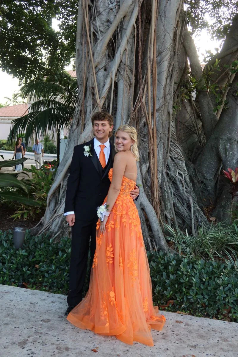 Abito da sera arancione con applicazioni di pizzo, scollatura a cuore illusion, senza spalline, in tulle, linea ad A, con strascico, per festa di laurea Y4167