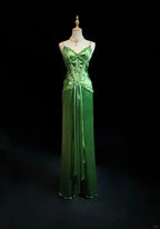 Abito da sera verde elegante in raso con spalline sottili e perline, modello Y8555