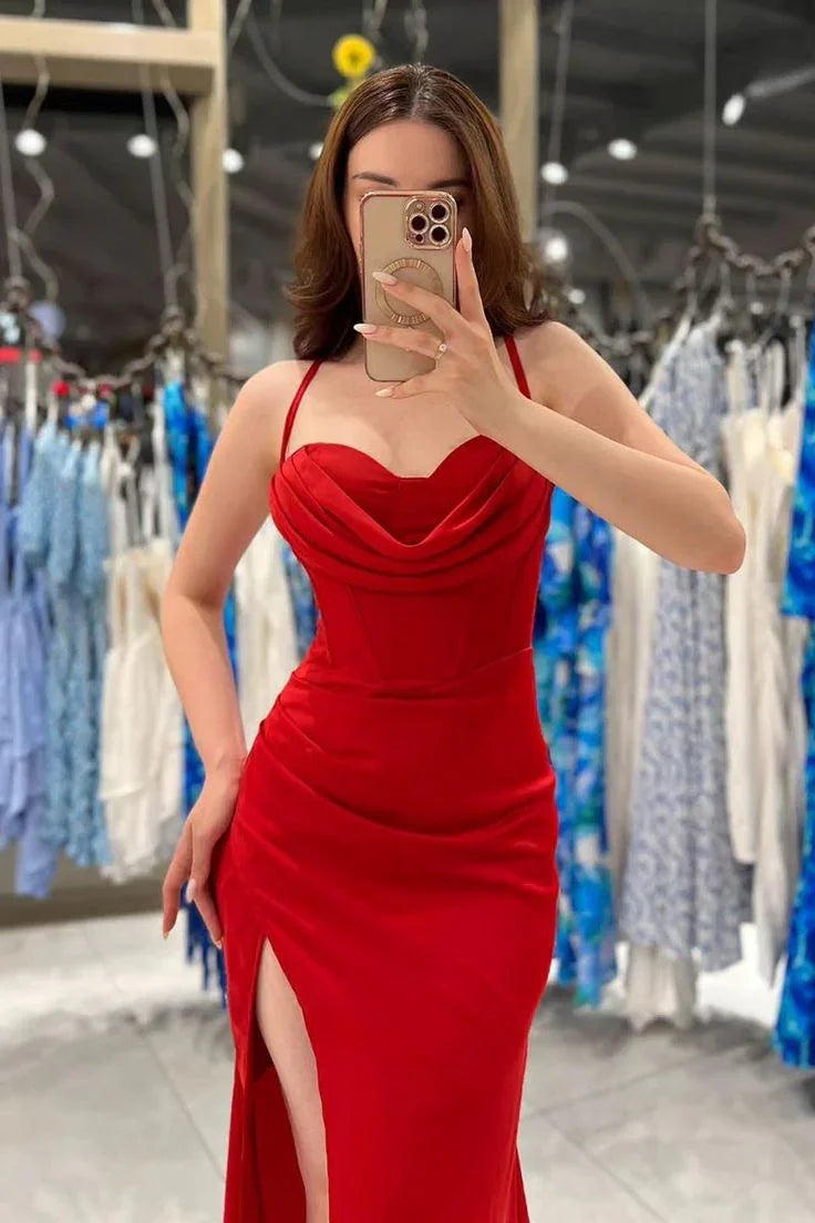 Vestido longo de cetim para baile de finalistas com decote em coração, franzido e corte coluna Y5713