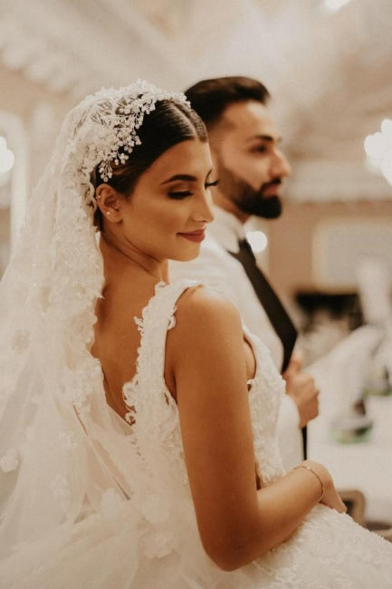 Robe de mariée ivoire longue jusqu'au sol à manches gigot