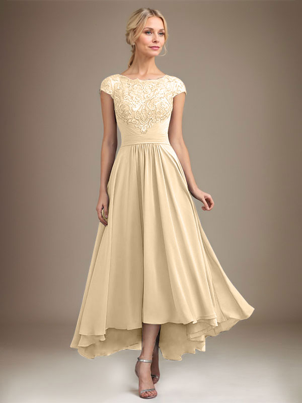 Robe de mère de la mariée en mousseline de soie à dentelle asymétrique illusion en décolleté arrondi et coupe en A avec plis