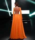 Incantevole abito da sera a linea ad A con scollo a U, senza maniche, volant in chiffon e spacco frontale