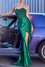 Vestidos de Baile Encantadores com Coluna, Sem Mangas, Corrente, Decote Coração, Comprimento Até ao Chão, Aplicações e Fenda Frontal com Renda