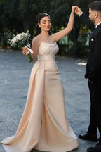 Incantevole abito da sposa lungo a sirena senza spalline con paillettes e perle