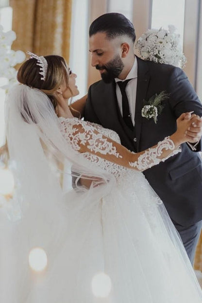 Schickes langes weißes A-Linien-Brautkleid aus Spitzentüll mit langen Ärmeln