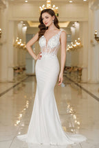 Vestido de Noiva Sereia Elegante com Decote em V, Renda Branca e Aplicações de Pérolas