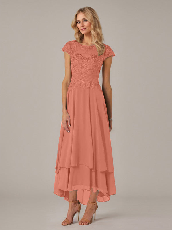 Robe de mère de la mariée en dentelle en mousseline asymétrique à encolure bateau illusion et plis avec appliqué, coupe en A