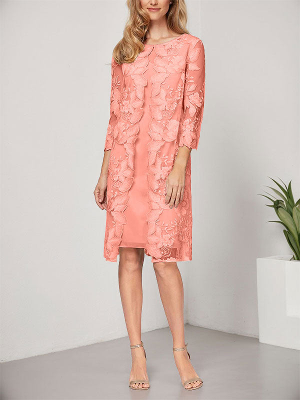 Robe de mère de la mariée en mousseline et dentelle, longueur genou, coupe en A, décolleté arrondi, avec veste