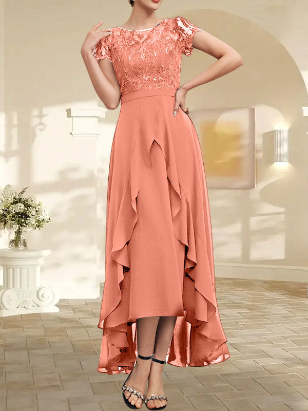 Robe de mère de la mariée en mousseline et dentelle asymétrique illusion à encolure dégagée, coupe en A, avec nœud, volants et paillettes