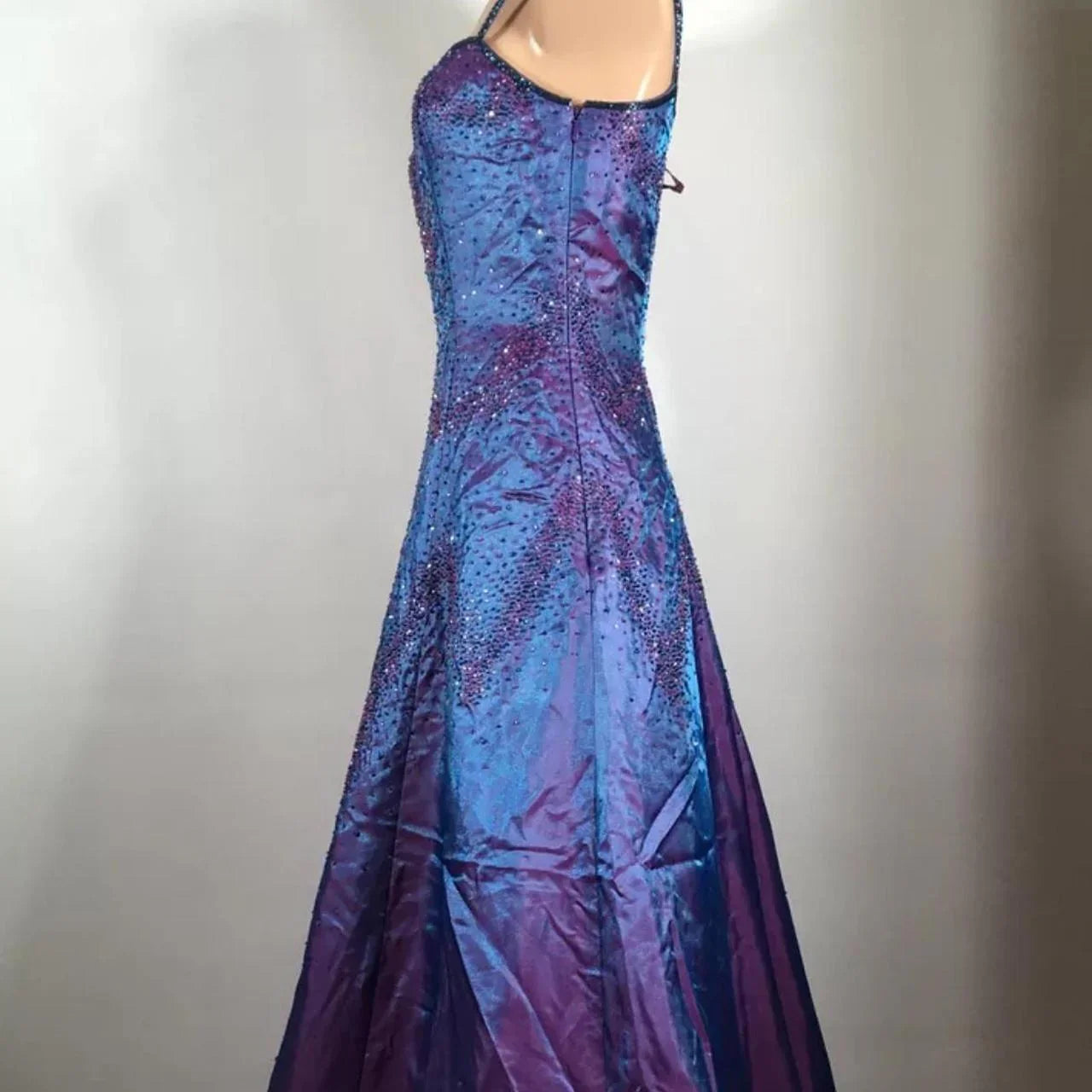 Splendido abito da sera viola con perline a linea ad A, spalline sottili, vestito da festa e ballo Y7955
