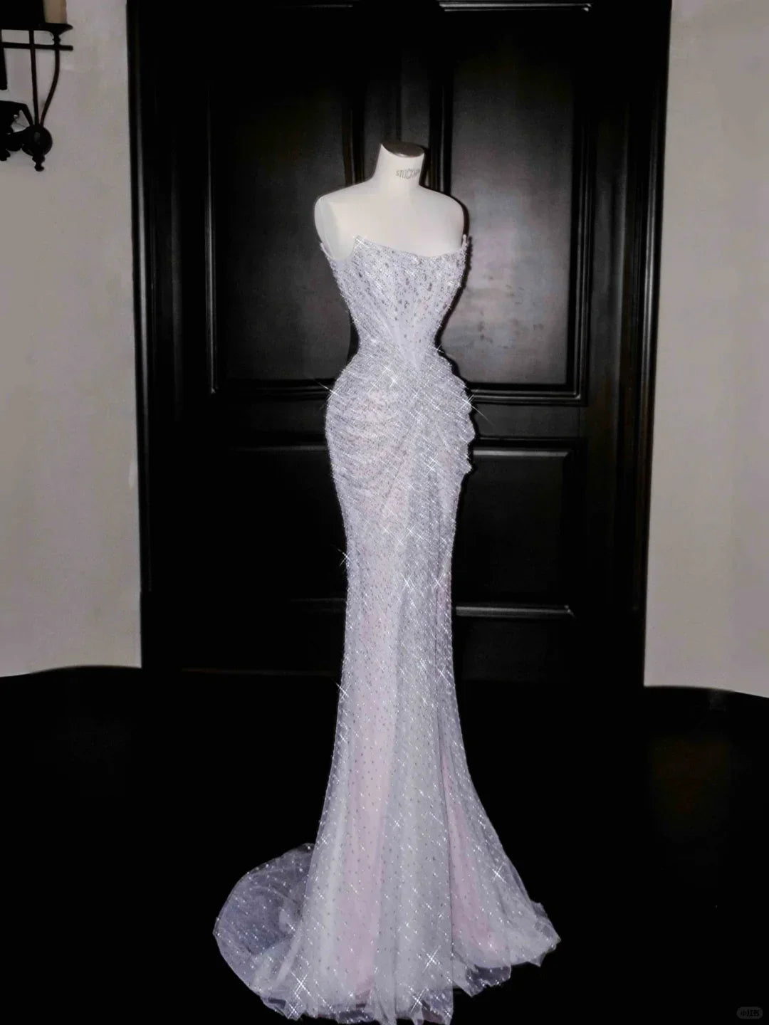 Vestido de Baile de Tule Lilás Cintilante com Contas, Sem Alças, Modelo Sereia, Vestido de Noite Y8664
