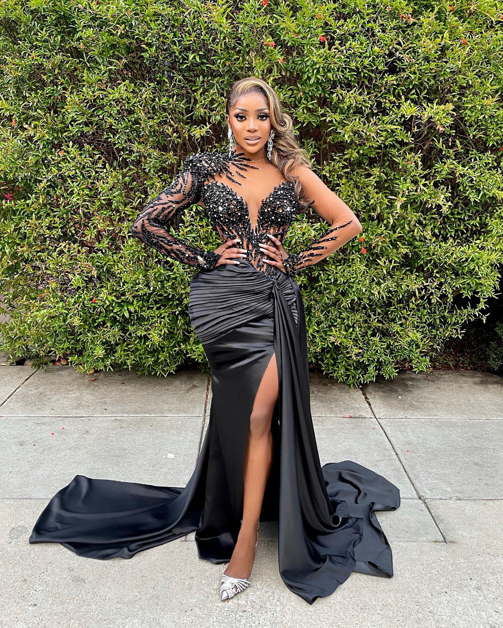 Black Mermaid Formal Dress With Crystal Embellishments And Luxury Beading