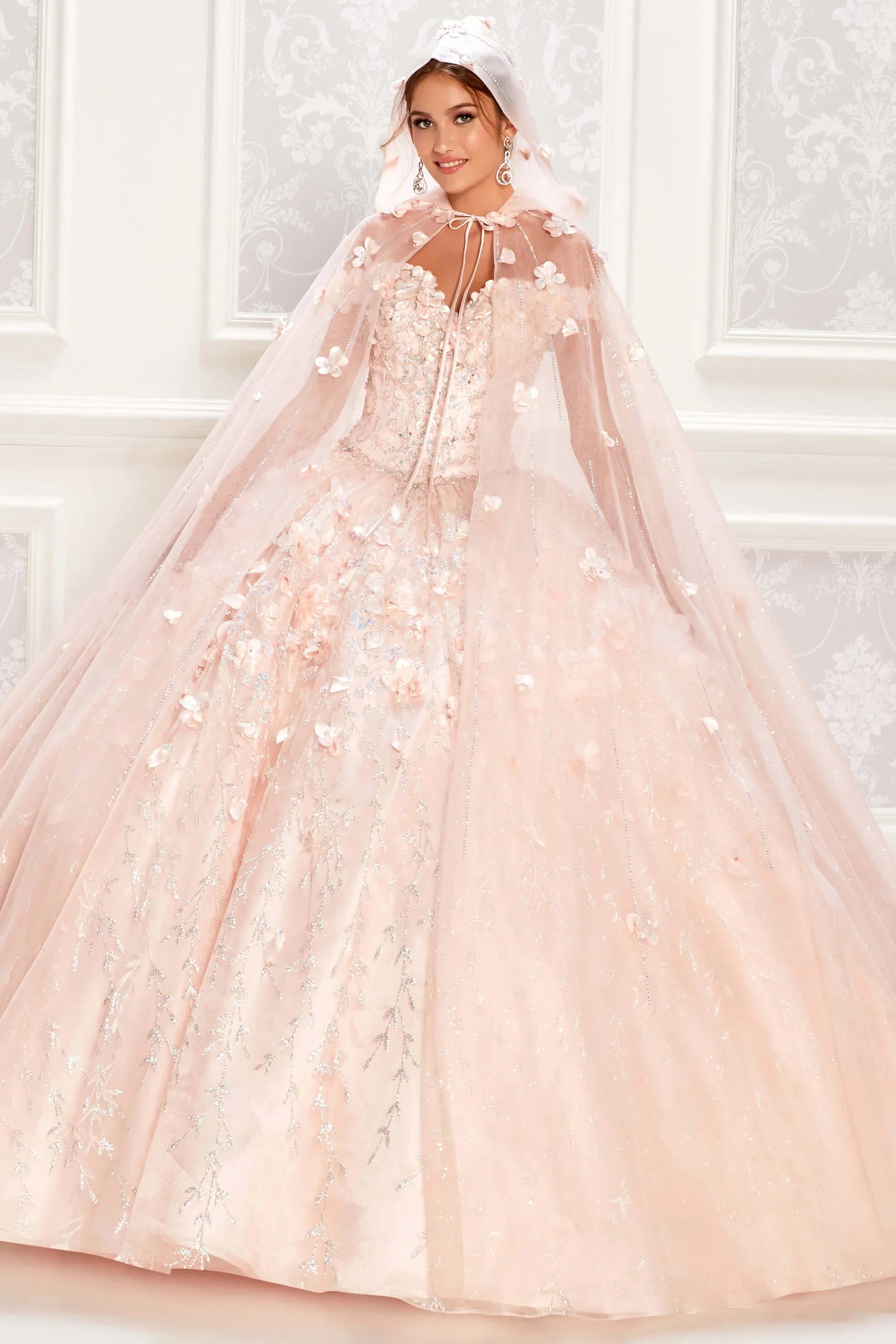 Abito da ballo verde smeraldo con fiori ricamati a mano, abito da quinceañera con scollo a cuore e spalle scoperte Y293