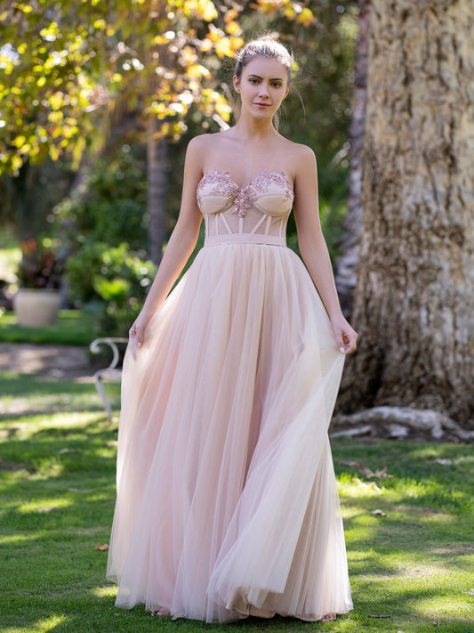 Vestido de fiesta sin tirantes de corte A con apliques