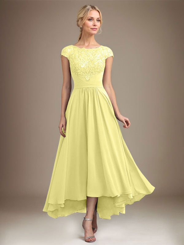 Robe de mère de la mariée en mousseline de soie à dentelle asymétrique illusion en décolleté arrondi et coupe en A avec plis