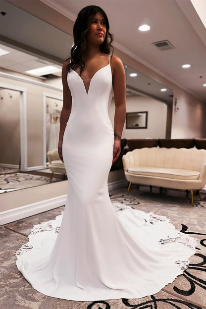 Vestidos de novia de diseñador con escote sirena, tirantes finos, sin mangas, apliques, encaje satinado, espalda abierta y cola