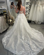 Designer White A-line  Spaghetti Straps Sleeveless Tulle Wedding Dresses With Lace