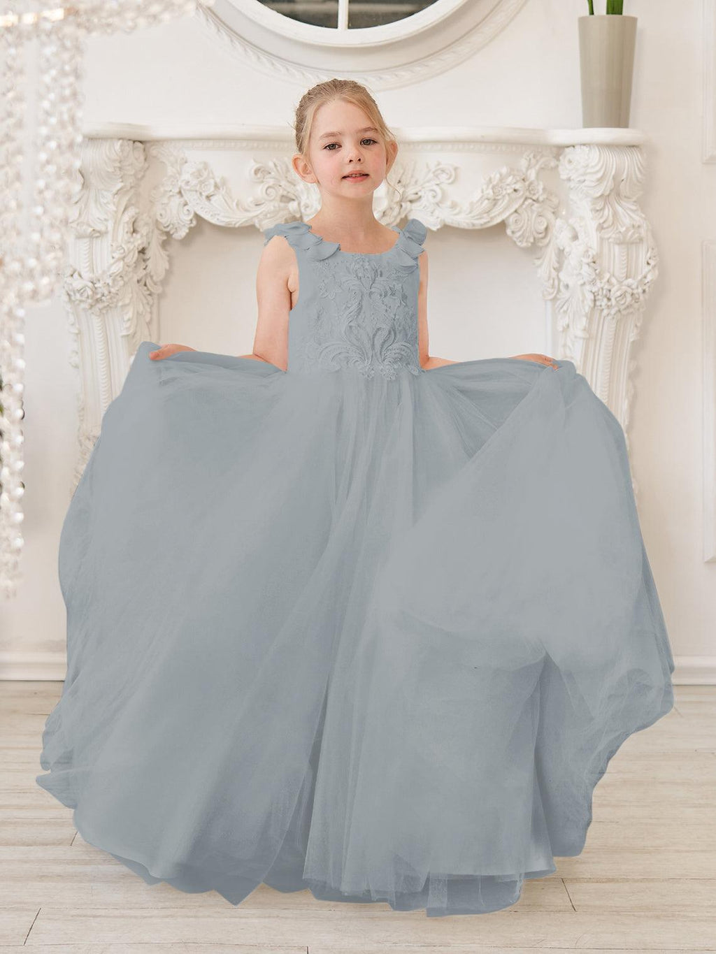 Elegant White Tulle Flower Girl Applique Lace Dress With Sweep Train