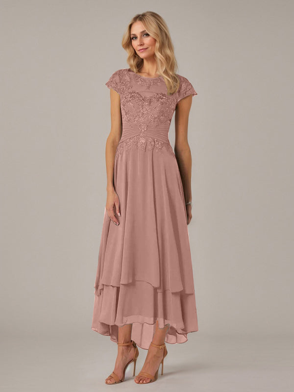 Robe de mère de la mariée en dentelle en mousseline asymétrique à encolure bateau illusion et plis avec appliqué, coupe en A