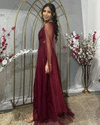 Elegante abito da sera bordeaux con una spalla, tulle e paillettes, spacco, vestito da ballo Y7826