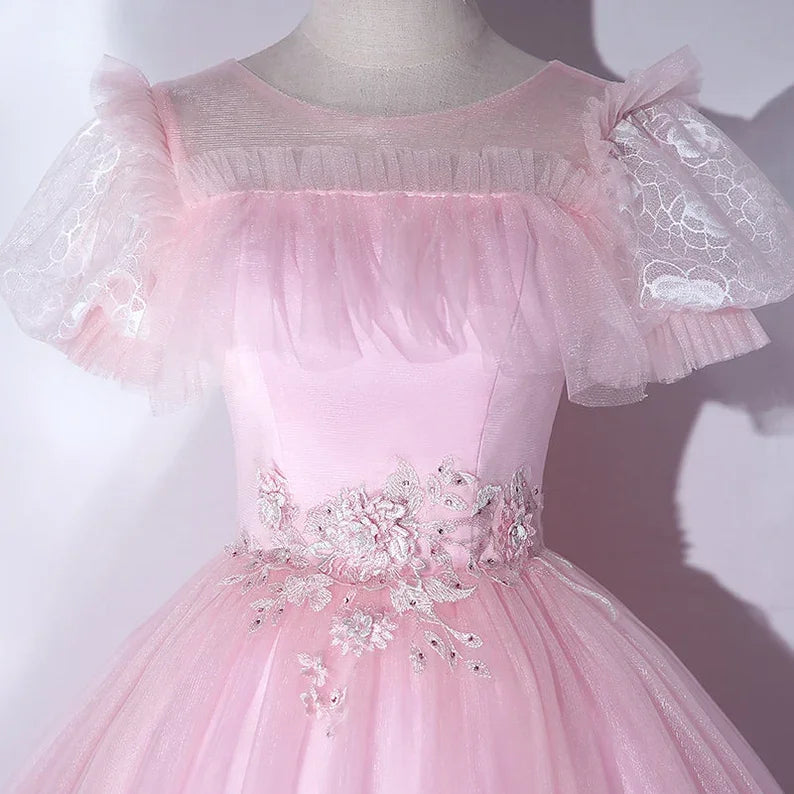 Wunderschöne rosa Quinceañera-Kleider mit luxuriösen Puffärmeln, klassischem plissiertem Festkleid, Reißverschluss am Rücken, Ballkleid Y2588