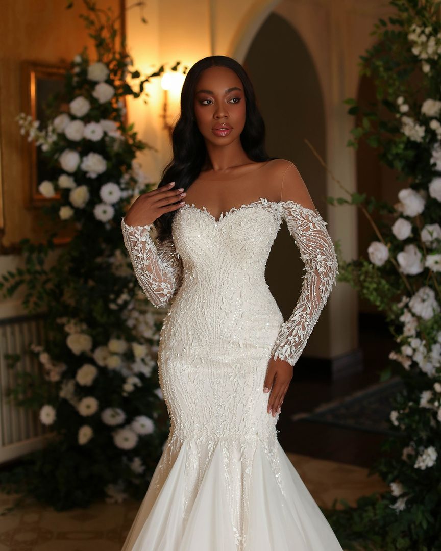 Vestido de Noiva Elegante Marfim Comprido Cauda de Sereia com Mangas Compridas em Renda e Tule