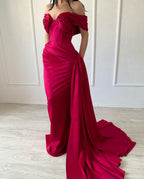 Elegante abito lungo da sera fucsia in raso, a sirena, senza spalline con scollo a V e spalle scoperte
