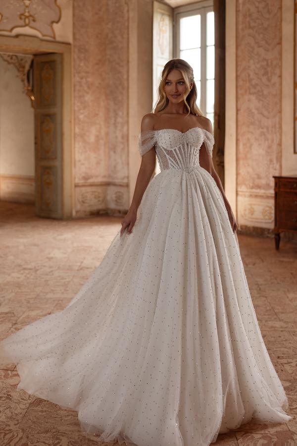 Elegant Long White A Line Off-The-Shoulder Tulle Wedding Dress
