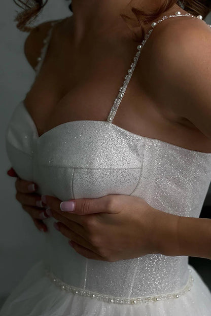 Elegantes A-Linien-Brautkleid mit Spaghettiträgern und Herzausschnitt aus Tüll