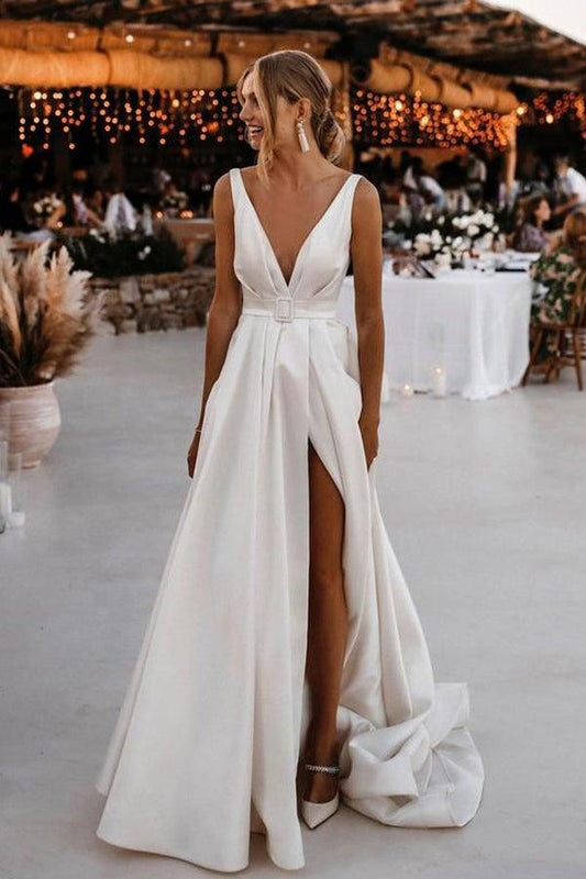 Elegante A-Linie Satin V-Ausschnitt Sweep Schleppe Brautkleider