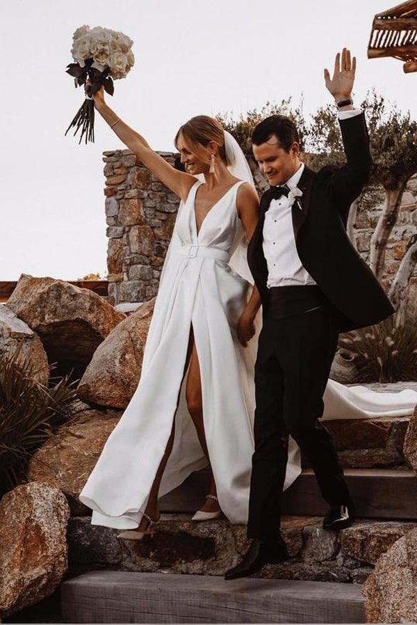 Robes de mariée élégantes en satin, coupe trapèze, col en V, traîne balayante