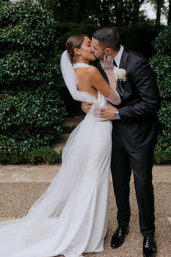Robe de mariée simple et modeste à col licou élégante sirène