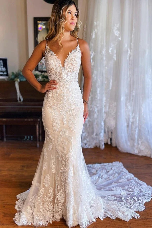 Elegante Meerjungfrau-Brautkleider mit V-Ausschnitt und Spitze im Bohemian-Stil