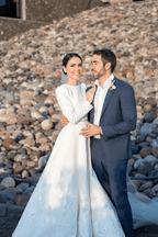 فساتين زفاف ساتان عاجي بتطريز، قصة على شكل حرف أ، بأكمام طويلة محتشمة