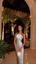 Vestido de fiesta nocturno sexy de satén con encaje y cuello halter Y8169
