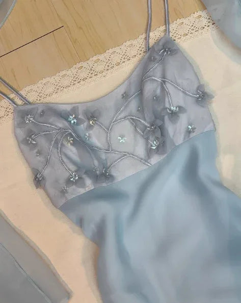 Vestido de Noite Elegante com Alças Azul Pastel, Aplicações de Chiffon e Contas Y8142