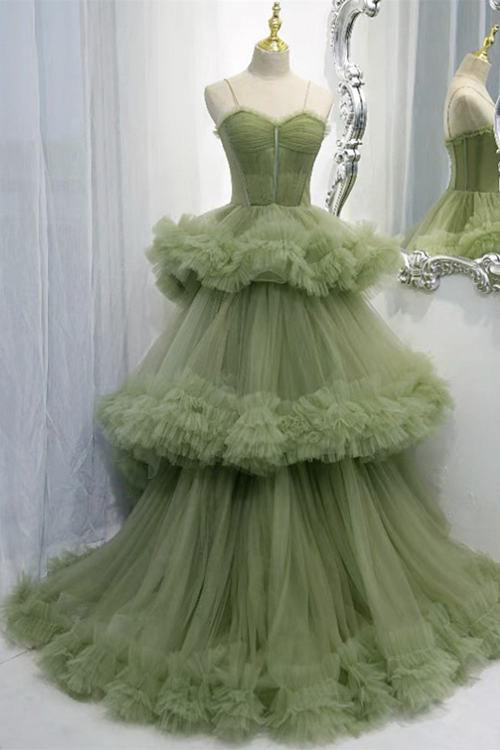 Abito da sera a pieghe in tulle dolce a linea ad A