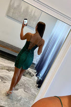 Abito da cerimonia in raso con scollo a V e perline, decorato con applicazioni