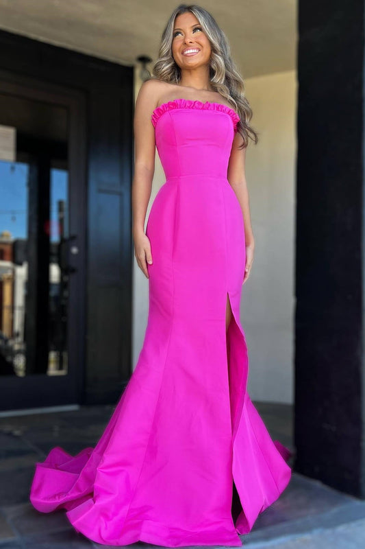Vestido de fiesta largo con abertura y corte sirena, sin tirantes y volantes color magenta