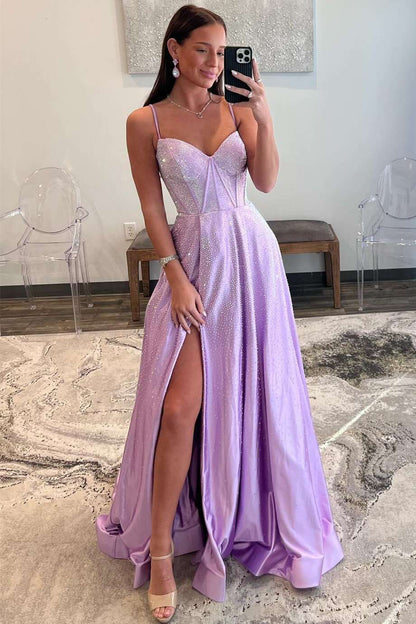Vestido de fiesta de corte A con corsé lila sin tirantes y pedrería