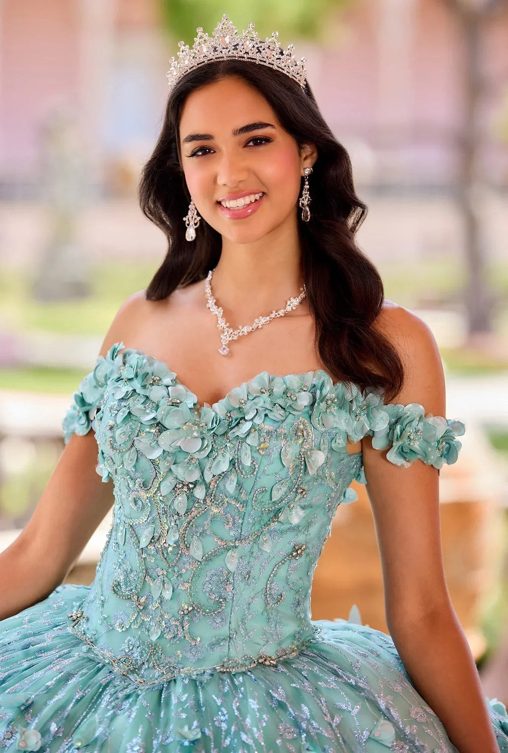 Abito da ballo verde smeraldo con fiori ricamati a mano, abito da quinceañera con scollo a cuore e spalle scoperte Y293