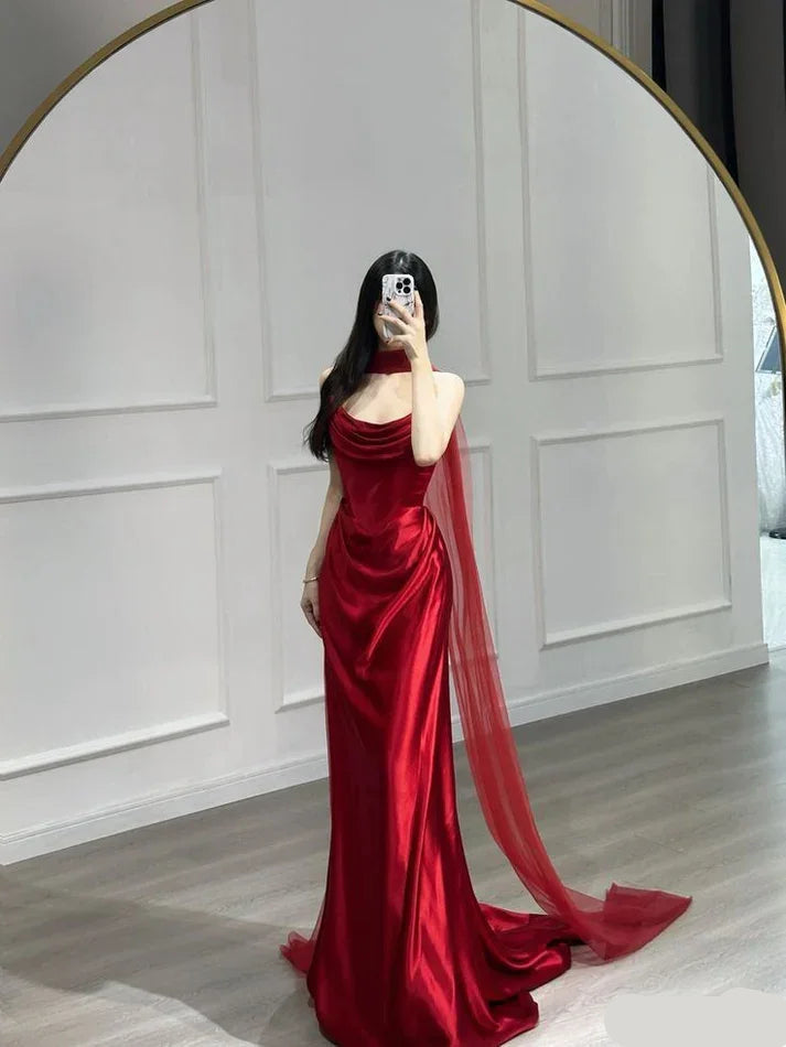 Encantador vestido largo de fiesta rojo estilo sirena sin tirantes Y8075