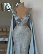 Favoloso lungo abito da sera blu con scollo a V, sirena, paillettes e pizzo, con maniche
