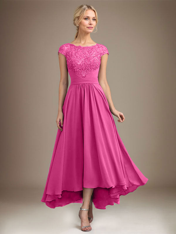 Robe de mère de la mariée en mousseline de soie à dentelle asymétrique illusion en décolleté arrondi et coupe en A avec plis