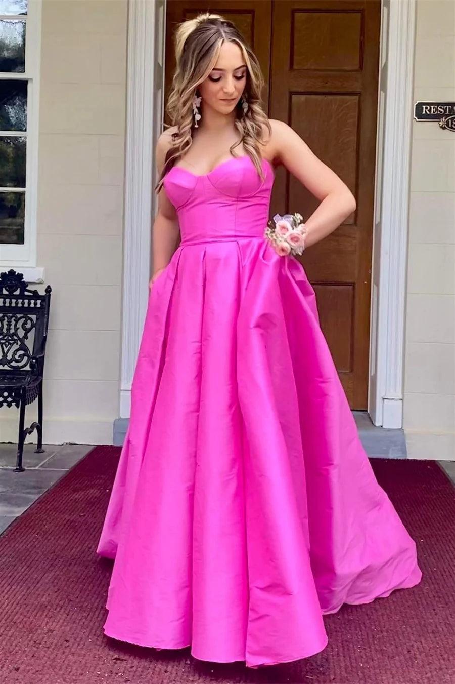 Fuchsiafarbenes, trägerloses, langes Satin-Ballkleid mit Taschen